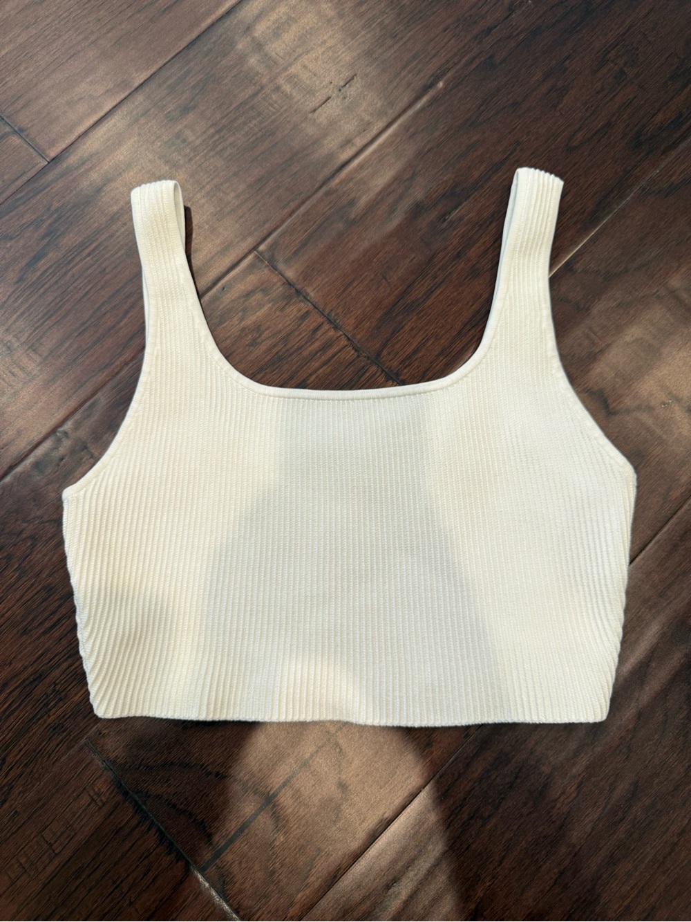 Aritzia Babaton Ribbed Crop Tank